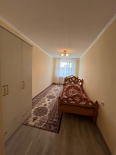 rent: Сдаю трёх комнатную квартиру в Чолпон ате минимум на год, в центре — 7