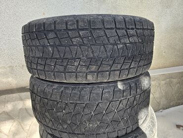 Шины: Шины 285 / 60 / R 18, Зима, Б/у, Пара, Внедорожные (АТ/МТ), Япония, Bridgestone