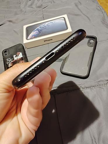 Apple iPhone: IPhone XR 64 GB – crni - Ekran 6.1" Liquid Retina (LCD) sa Face — 8