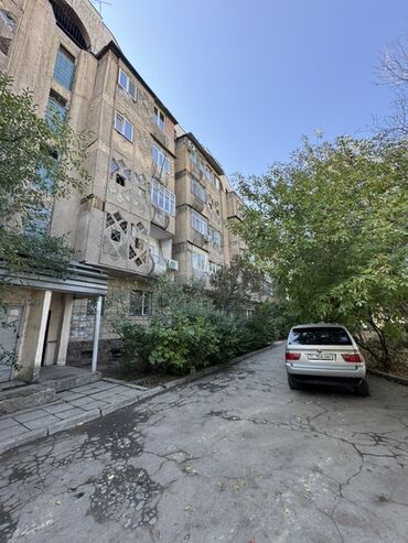 квартира агордо: 2 бөлмө, 50 кв. м, Жеке план, 5 кабат, Эски ремонт