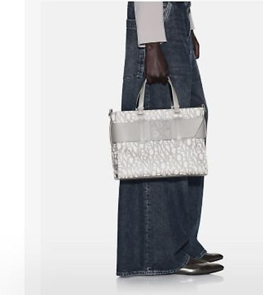 Aksesuarlar: Armani Exchange boyuk olcusu (large) 200 azn çanta en boyuk olsudu - — 3