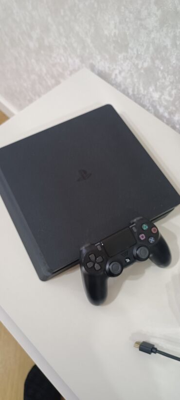 tələbələr üçün part time iş: Ps4 slim 500gb 
один геймпад, все кабели. никаких проблем
без бартера
