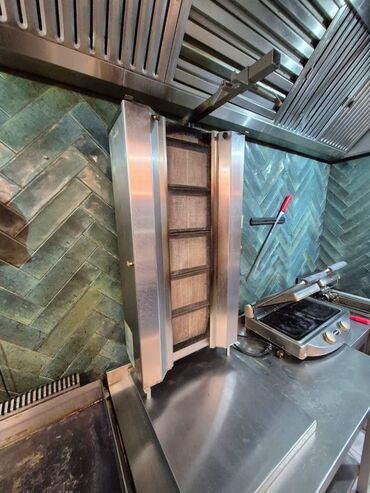 Dönər aparatları: Salam. Gənclik Mallda bağlanmış restoranın avadanlığı satışa — 8