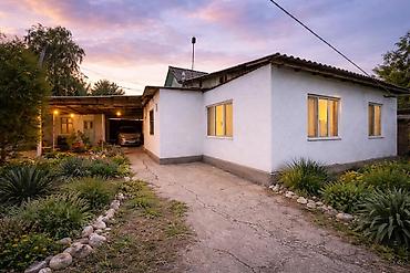 Продажа коттеджей и домов: Срочно продается уютный дом в с. Киргшелк! Локация: ул. Мичурина (10 — 1