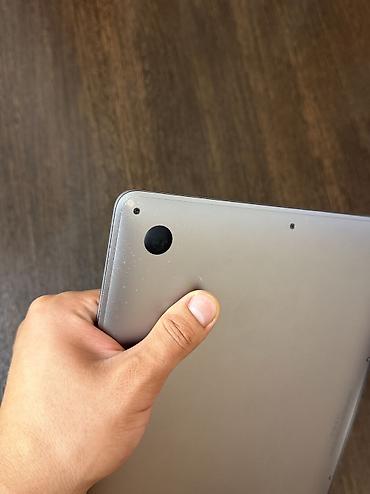 macbook m4 air: Для учебы, Б/у, Apple M1, ОЗУ, RAM: 8 ГБ — 6