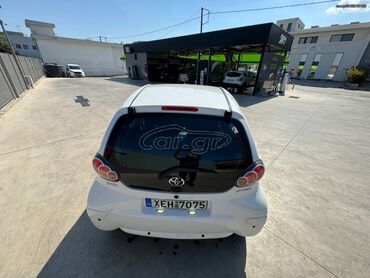 Toyota: Toyota Aygo: 1 l. | 2011 έ. Χάτσμπακ — 7