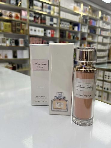 Parfemi: Parfemi
1600 din
mn — 25