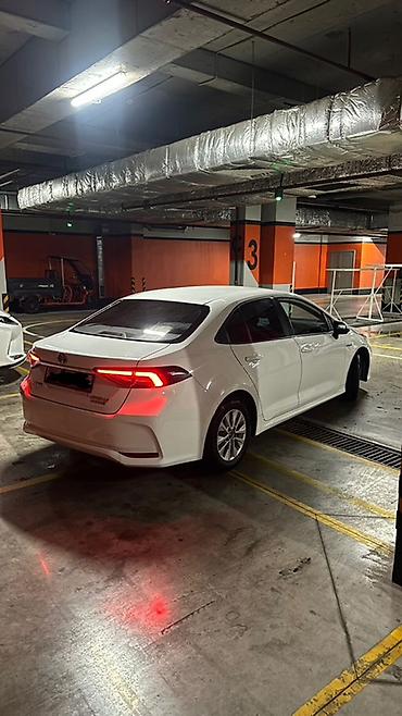techno spark: Toyota Corolla: 2023 г., 1.8 л, Автомат, Гибрид, Седан — 3