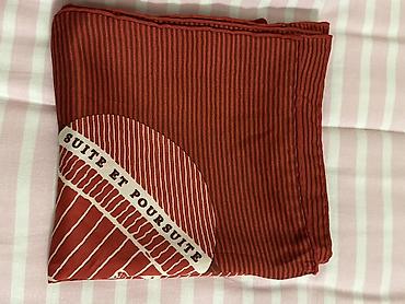 bordo şalvar: Hermès ipək yaylıq – “Suite et Poursuite” - Brend: Hermès Paris — 3