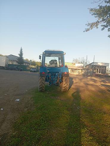 Digər kənd təssərüfat avadanlığı: Məhsul: Belarus markalı təkərli traktor Xüsusiyyətlər: - Korpus: mavi — 5
