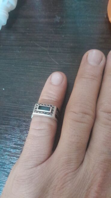 продаю кольцо: Продаю серебро кольцо серебро браслет серебро порвоный одна серёжка