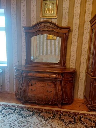 qonaq otagi üçün çılçıraqlar: İşlənmiş, Servant, Kredit yoxdur, Azərbaycan