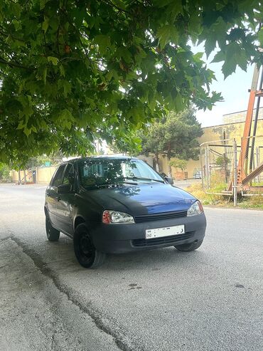 Ford: Satılır: BARTER VAR. Kiçik ölçülü şəhər avtomobili (sedan) Xarici