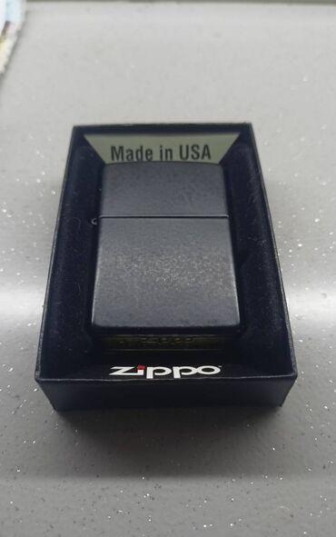 qelyan tutunu: Зажигалка бензиновая ZIPPO чёрная, оригинальная. Покупалась за 80$