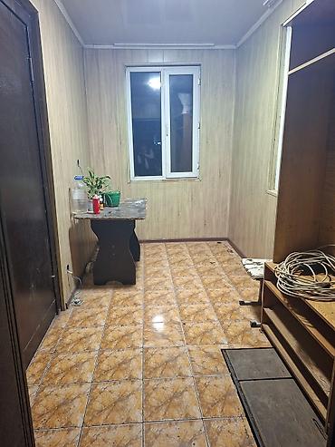 Долгосрочная аренда комнат: Сдаётся дом 2 комнаты до апреля. Есть холодильник, автомат,во внутрь — 1