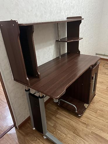 Компьютерные столы: Компьютерный стол, Б/у, С полками — 3