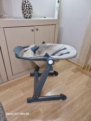 Hranilice: Stolica za hranjenje Kikka Boo. U odlicnom stanju. Jako prakticna — 4