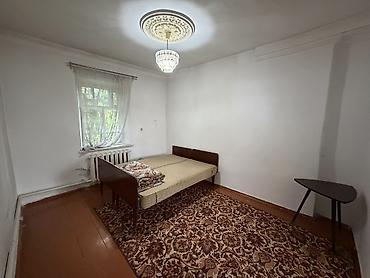Продажа коттеджей и домов: 🏡 **ПРОДАЁТСЯ ДОМ!** 📍 **Коммунаров** 🛏 3 комнаты 📐 Площадь дома — 6