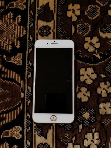 ayfon 6 s plus: IPhone 8 Plus, 64 GB, Barmaq izi