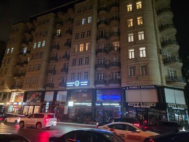 memar ecemi kiraye: Inqlab Azadlıq kəsişməsində yerləşir yeni tikilən binanin qarajında