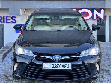 самые дешевые машины бу: Toyota Camry: 2016 г., 2.5 л, Вариатор, Гибрид, Седан