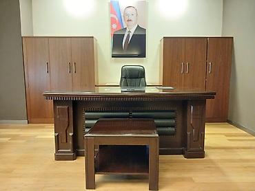 stolüstü ofis dəsti: Ofis mebeli dəsti – rəhbər masası və kreslo - Korpus: tünd ağac — 3