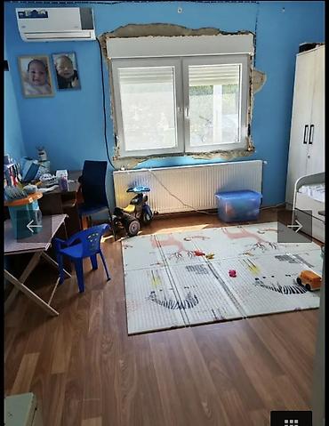 2 stolice i sto za terasu: Na prodaju kuća u mesto Aradac (Zrenjanin) Za dodatne informacije — 9