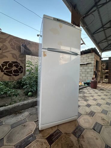 халадилник сатам: Холодильник Samsung, Б/у, Двухкамерный, 60 * 145 *