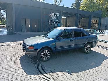 Mazda: Mazda 323: 1990 г., 1.8 л, Механика, Бензин, Седан — 3