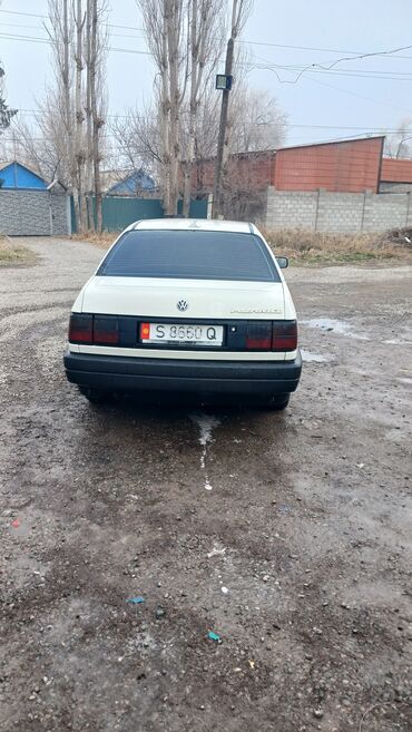 Volkswagen: Volkswagen Passat: 1988 г., Механика, Бензин, Седан at lalafo.kg — 3 Volkswagen: Volkswagen Passat: 1988 г., Механика, Бензин, Седан — 3
