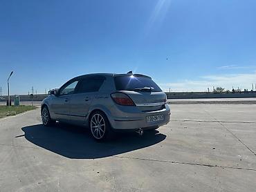 Opel: Opel Astra H (5 qapılı hetçbek) Texniki xüsusiyyətlər və təchizat: - — 14