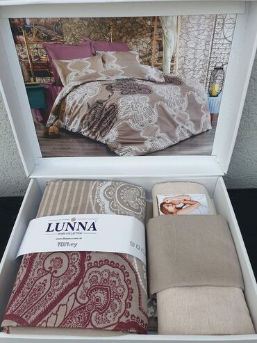 Posteljina: LUNA POSTELJINE CENA: 3100 DIN Materijal: 100% pamuk Komplet — 13