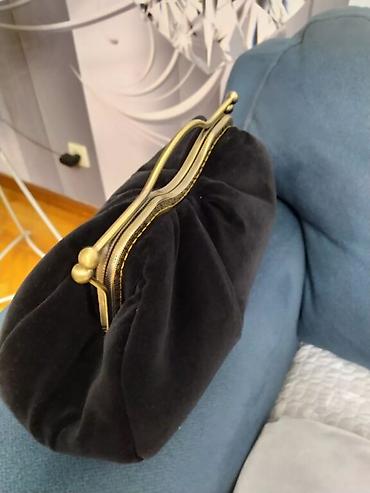 Классические сумки: Продаю бархатный редикюль сумочку, новая, черного цвета размер 30×15 — 19
