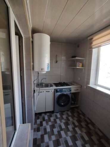 Uzunmüddətli kirayə mənzillər: 8 km. Neftcilər metronun yanı 2 otağa düzəlmə mənzil əşyalı kirayə — 10