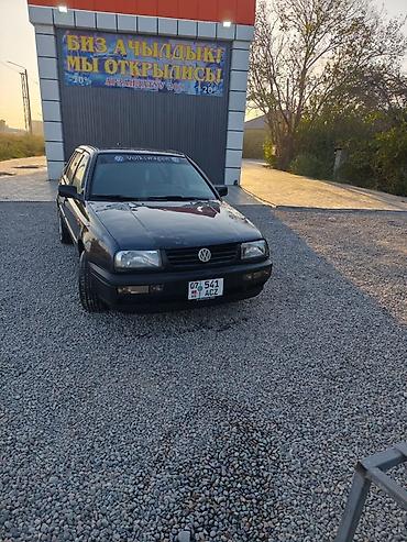 vento: Volkswagen Vento: 1992 г., 1.8 л, Механика, Бензин, Седан — 1