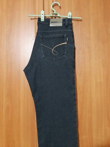 Джинсы: Продам мужские джинсы, б/у прямые, утепленные, размер 32, цвет темно