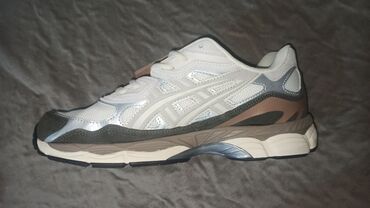 асикс токио цена бишкек: Кроссовкалар, 44, Asics, Жаңы, түсү - Саргыч боз, Өзү алып кетүү