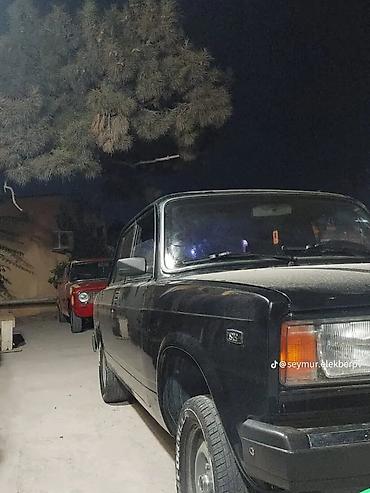 nol 7 maşın: LADA 2107 sedan – qara rəng, klassik kuzov dizaynı. - 4 qapılı, arxa — 6