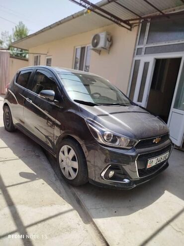 машины для женщин автомат недорогие: Пятидверный хэтчбек Chevrolet Spark темно-серого цвета с передним