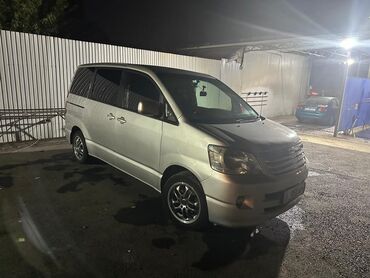 Toyota: Toyota Noah: 2002 г., 2 л, Автомат, Бензин, Минивэн — 8