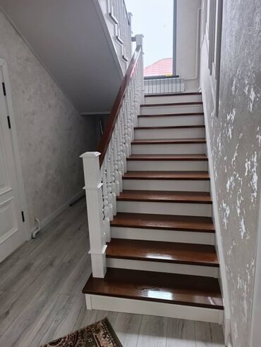 Деревянные лестницы: Стильная деревянная лестница, выполненная в классическом стиле — 15