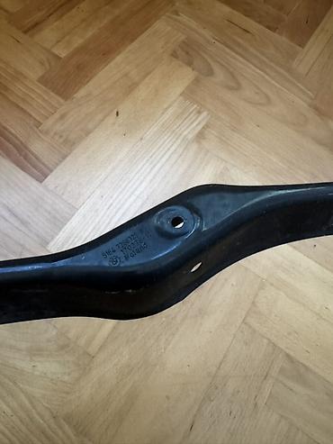 Кузовные детали: BMW F30 alt şveller. OEM kod 7266325-05. Promlemsiz.
Sveller — 3