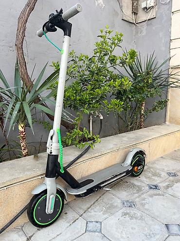 Elektrik nəqliyyatı: İşlənmiş Elektrik samokat 12", 251 - 350 Vt, 26 - 35 km/s, Ünvandan götürmə — 1