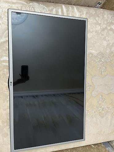 video ceken: LG televizor (gümüş çərçivə) - Ekran: təxminən 32–40 düym diaqonal — 3