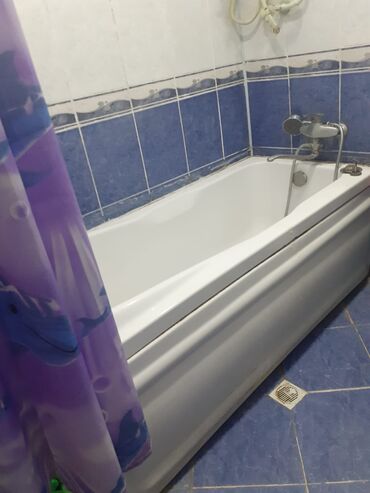 Süngərlər və fırçalar: Az işlənmiş plastik hamam vannası, ağ rəngdə, əla vəziyyətdə, yüngül