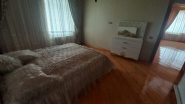 Куплю квартиру: Sabuncu ray.Anaskin kucesinde heyet evi satilir Sahesi 450.kv Sot 4