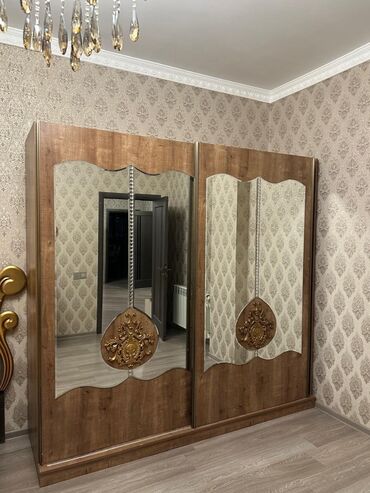Yataq otağı dəstləri: Ideal vəziyəttədir.Yataq Mebel.Dolab,Çarpayı,Makiyaj masası. Qiymət