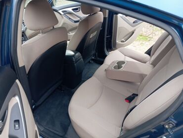 Hyundai: Hyundai Elantra: 1.8 l | 2015 il Sedan — 8