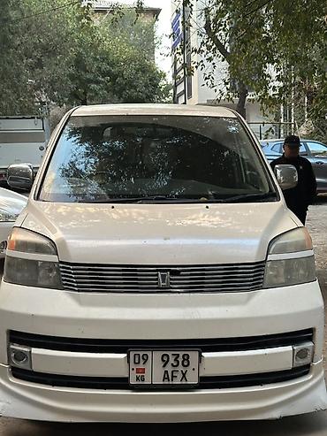 mark 2 qualis: Toyota Voxy: 2002 г., 2 л, Автомат, Бензин, Минивэн — 1