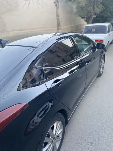 Hyundai: Hyundai Elantra: 1.8 l | 2015 il Sedan — 6